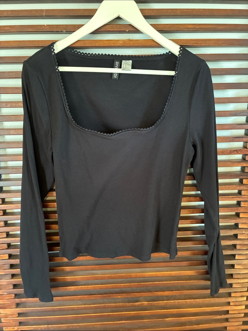 🎉NEW LISTING!🎉H&M Black Long Sleeve Square Neck Ribbed Top